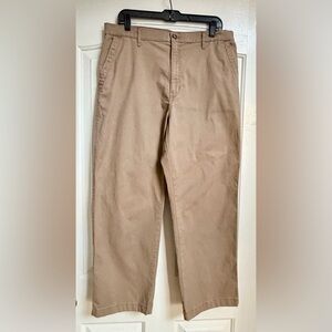 G.H. Bass & Co. Women’s Classic Khaki Chino Pants, Size 14, EUC